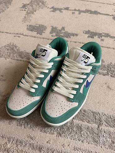 laurel c 35: Мужские кроссовки, 38, Nike, Новый, цвет - Зеленый — 1