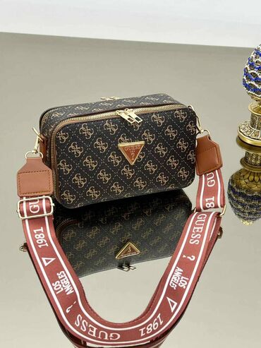 torbe b: Elegantna torbica, Guess
