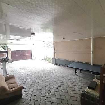 Үйлөрдү сатуу: 6 бөлмө жана андан көп, 203 м², 5 соток, Бишкек, Чиркөө Менчик ээси — 6