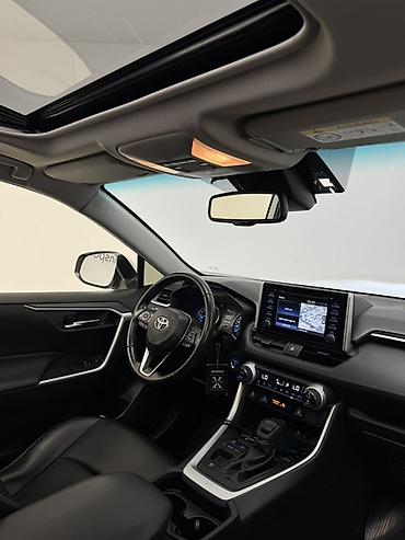 порог на 210: Toyota RAV4: 2021 г., 2.5 л, Автомат, Гибрид, Кроссовер — 7
