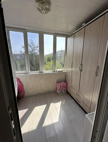 Продажа квартир: 2 комнаты, 44 м², 5 мкр 104 серия, 4 этаж — 7