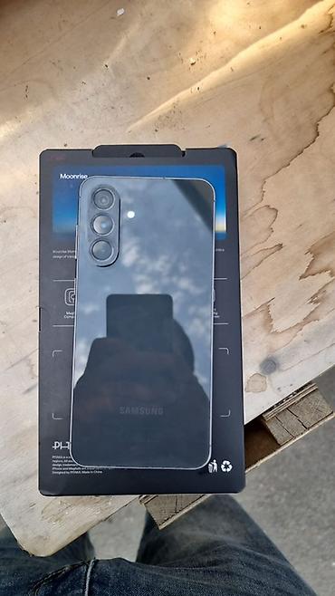 samsung telofon: Samsung Galaxy A56, 128 GB, rəng - Boz, Barmaq izi — 2