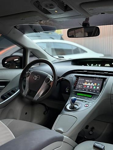 велюровое: Toyota Prius: 2010 г., 1.8 л, Вариатор, Гибрид, Хэтчбэк — 5