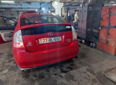 elektirikli maşın: Toyota Prius: 0.2 l | 2009 il Hetçbek