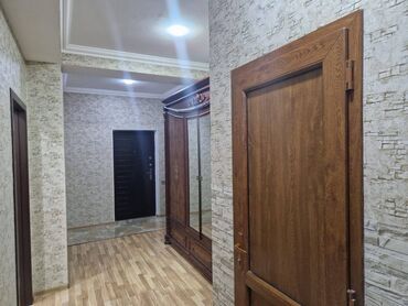 Uzunmüddətli kirayə mənzillər: Əhmədli metrosunun çıxışında, 16 mərtəbəli binanın 8-ci mərtəbəsində 2 — 8