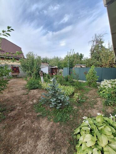 токмок дом квартира: Дача, 35 м², 2 комнаты, Риэлтор, Старый ремонт
