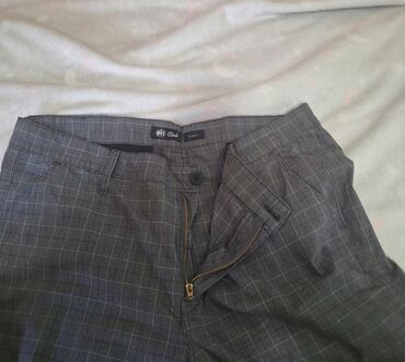 Pantalone: Prodajem slim fit pantalone udobne savrsene za izlaske poslovne i — 2