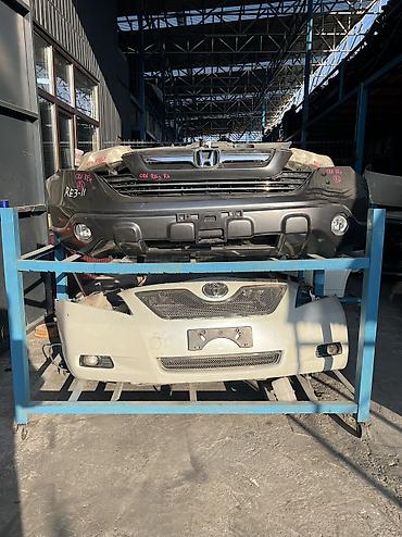 Бампер и комплектующие: Бампер Toyota, Б/у, Оригинал — 24