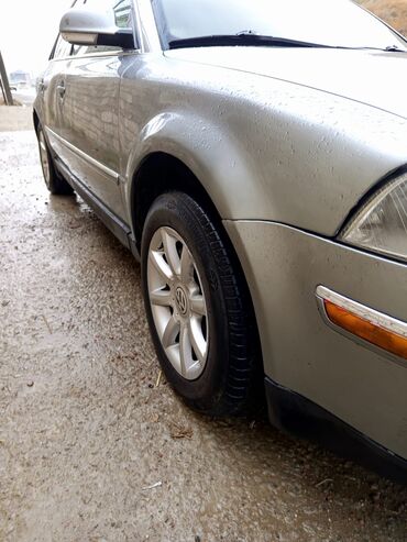 запчасти пассат б3: Volkswagen Passat: 1.8 l | 2003 il Sedan