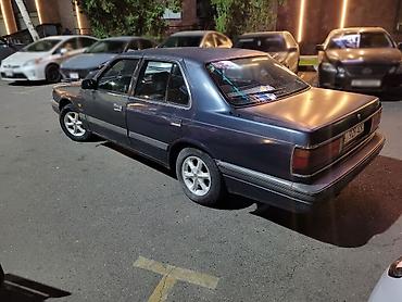 camry 79: Mazda 929: 1989 г., 2.2 л, Механика, Бензин, Седан — 4