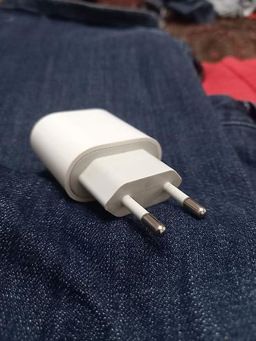 Мобильные телефоны и аксессуары: Зарядка Apple почти новая люксовая копия в магазине стоят 1200 сом — 1