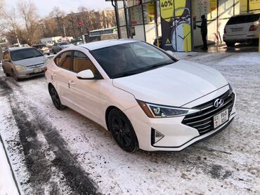 Hyundai: Hyundai Elantra: 2018 г., 2 л, Автомат, Бензин