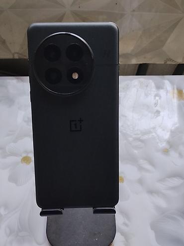 hk 10: OnePlus 13, Б/у, 256 ГБ, цвет - Черный, 2 SIM — 4