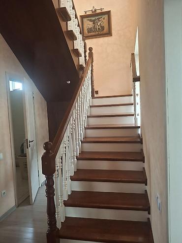 дом в сарбане: Продаётся 2-этажный кирпичный дом, 280 м² 📍 Участок 5 соток, село — 5