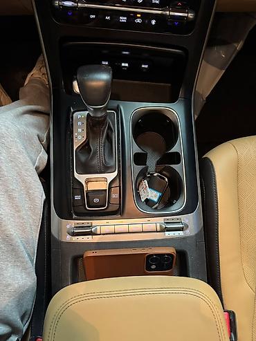 Kia: Kia Carnival: 2022 г., Минивэн — 23
