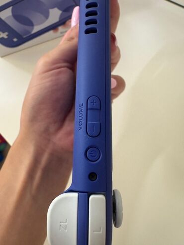 Nintendo Switch Lite konsolu, yığcam və portativ dizaynı ilə istənilən