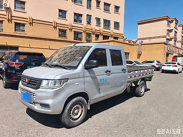 мото бокс: Пикап/лёгкий грузовик Wuling Rongguang с двойной кабиной, 2021 г., 1,8 — 3
