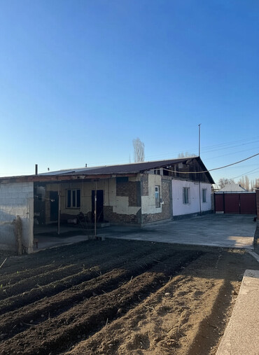 Продажа домов: Барачный, 130 м², 5 комнат, Собственник, Старый ремонт at lalafo.kg — 1 Продажа домов: Барачный, 130 м², 5 комнат, Собственник, Старый ремонт — 1