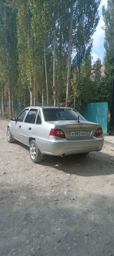 нексиия: Daewoo Nexia: 2010 г., 1.5 л, Механика, Бензин, Седан