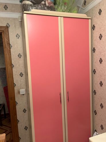 Uşaq və gənc otağı üçün dəstlər: Oğlan və qız üçün, İşlənmiş, Təknəfərlik çarpayı, Yazı masası, Dolab, Komod — 10