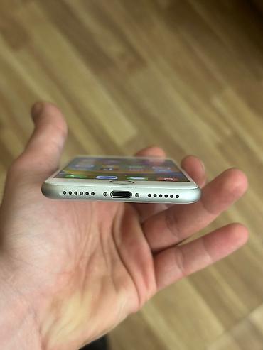 Apple iPhone: IPhone 8, 64 GB, Gümüşü, Barmaq izi — 2