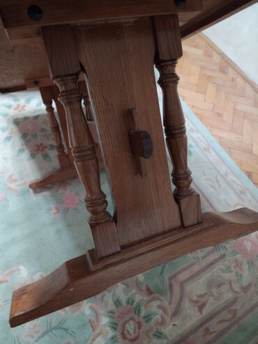 Stilski klub stolovi: Drveni klub-sto, klasičnog dizajna od hrastovine puno drvo sitne — 6