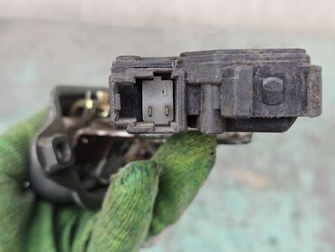 Замки: Замок багажника Subaru 1995 г., Б/у, Оригинал, Германия — 7