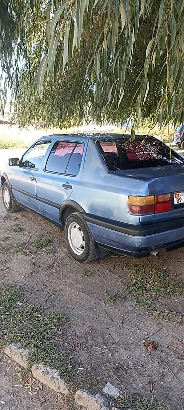 Volkswagen Vento: 1993 г., 1.8 л, Механика, Бензин, Седан