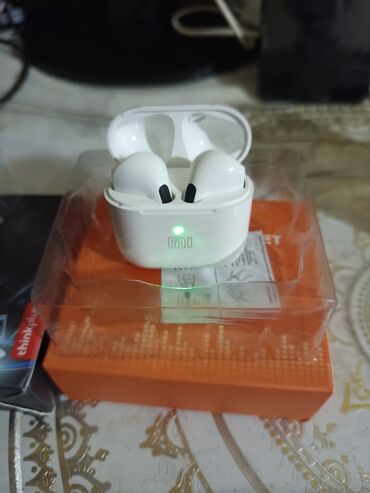 faize pul lazimdi: Новый Беспроводные (Bluetooth) Наушники, Xiaomi, цвет - Белый