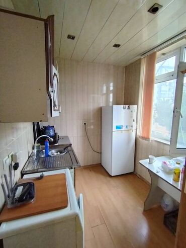 Uzunmüddətli kirayə mənzillər: 20 yanvar metrosuna 5 dəq məsafədə, 5 mərtəbənin,5-ci mərtəbəsində,2 — 4