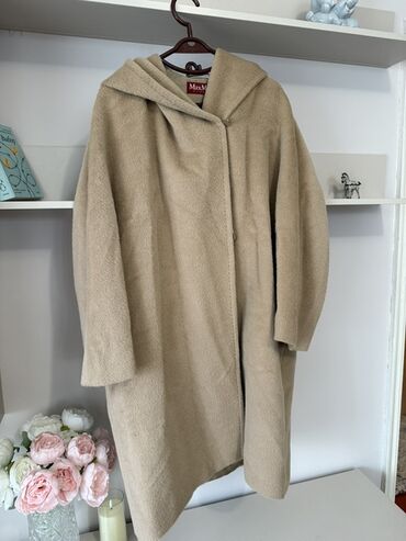 Пальто: Бежевое пальто от Max Mara Studio с капюшоном