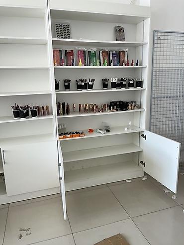vitrin dolab: Ağ rəngli vitrin rəf sistemi - Modul quruluş: yanyana qoşula bilən — 4