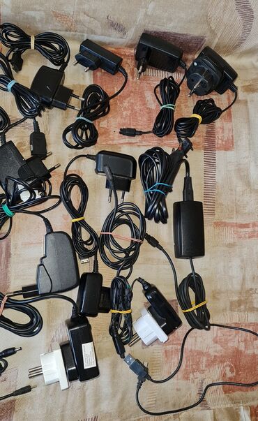 Punjači: Punjac za stare models telefona, Nokia, Erikson, son I Erikson — 8