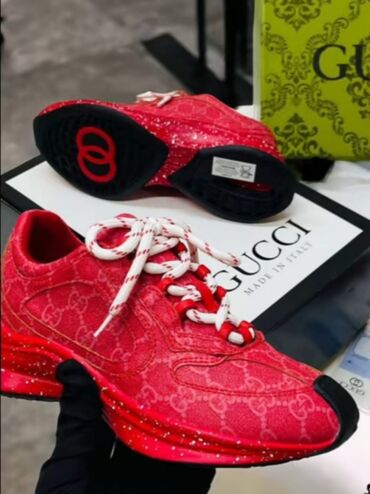 обувь 29 размер: Женские кроссовки от Gucci
турция 
люкс 
размеры с 37 по 40
цена 100$