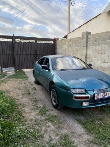 Mazda: Mazda 323: 1994 г., 1.5 л, Механика, Бензин, Хэтчбэк
