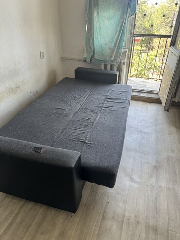 раритетный диван: Диван-кровать, цвет - Серый, Б/у