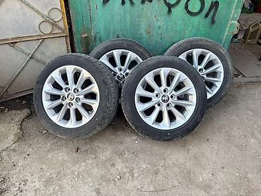 2106 masin: Toyoto corolla 2024 ci ilin orjinal disk tekerleri,hec bir problemi — 3