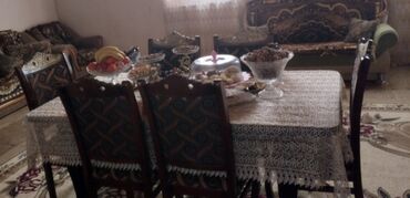 Masa və oturacaq dəstləri: Qonaq otağı üçün, İşlənmiş, Açılmayan, Kvadrat masa, 8 stul