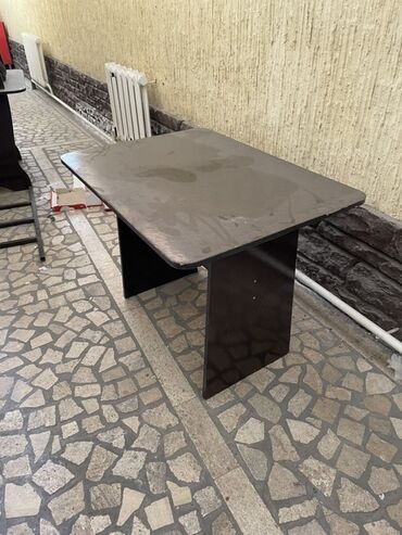 маленький журнальный столик: Компактный прямоугольный стол. - Материал столешницы: ЛДСП/МДФ с