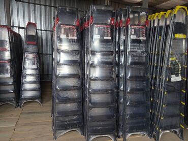 продам лестницу алюминиевую бу: Бүктөлүүчү тепкич-стремянка, Материалы: Металл, Жаңы, Курулуш үчүн, Бийиктиги: Более 4 м