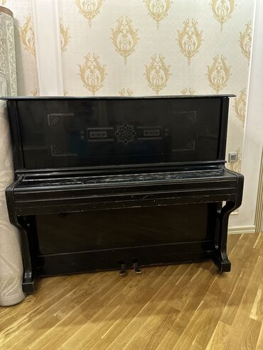 piano işlənmiş: Pianino satılır. İçi yeni yığılıb köklənib