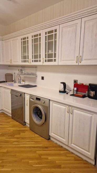 Uzunmüddətli kirayə mənzillər: Mənzil kirayə verilir. 10.6 mərtəbə, 3 otaqli tam temirli və əşyalı -da lalafo.az — 6 Uzunmüddətli kirayə mənzillər: Mənzil kirayə verilir. 10.6 mərtəbə, 3 otaqli tam temirli və əşyalı — 6