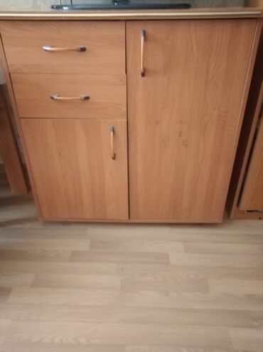 Б/у, Распашной, 2 двери Прямой шкаф