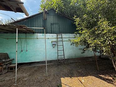 Дом с приусадебным участком в районе вниз по Абдрахманова (бывшая