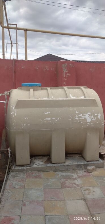 Baklar və çənlər: Bak, Plastik, 3000 l l, İşlənmiş