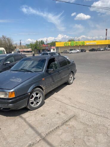 Volkswagen: Volkswagen Passat: 1989 г., 1.8 л, Механика, Бензин, Седан