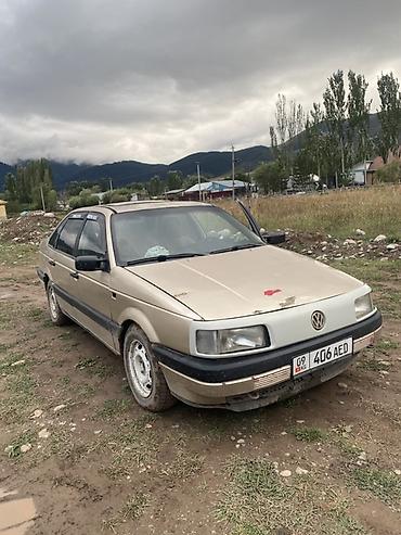 полировщик авто: Volkswagen Passat: 1989 г., 1.8 л, Механика, Бензин, Седан — 3