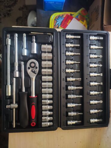чемодан набор ключей: Набор инструментов 46 элементов
