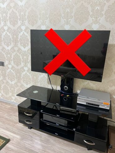 Qonaq otağı dəstləri: İşlənmiş, Düz TV altlığı, Polkalı, Şüşəli