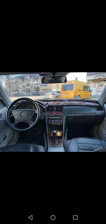 c 200 mercedes: Mercedes-Benz C-Class: 2 l | 1999 il Sedan — 5
